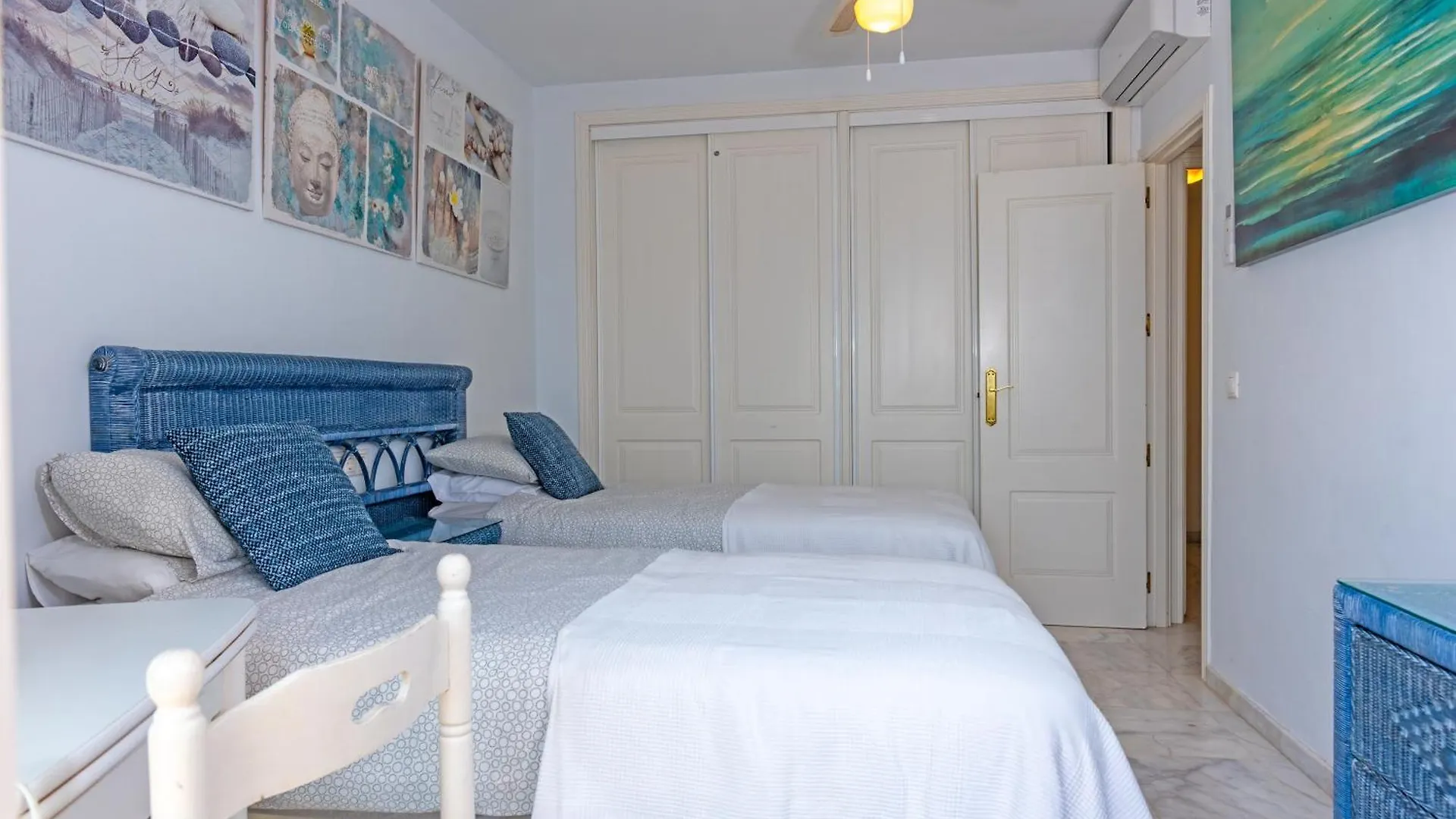 Torrequebrada Beachfront Apartment, Costa Del Sol Benalmádena