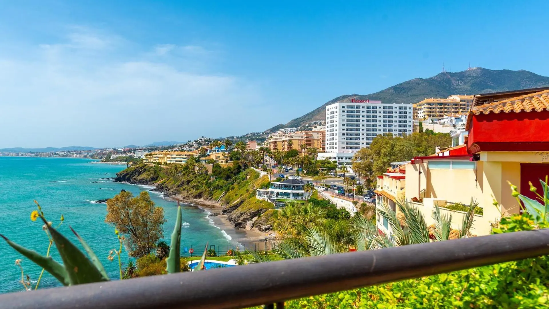 Torrequebrada Beachfront Apartment, Costa Del Sol Benalmádena